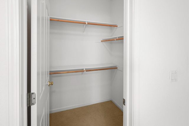 11 Loganberry Ct, Sacramento, CA 95835