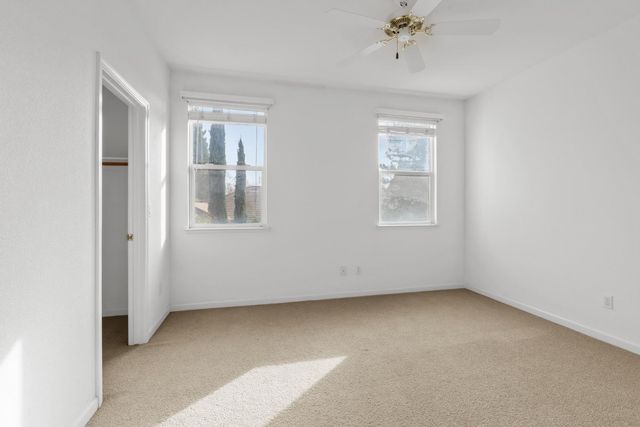 11 Loganberry Ct, Sacramento, CA 95835