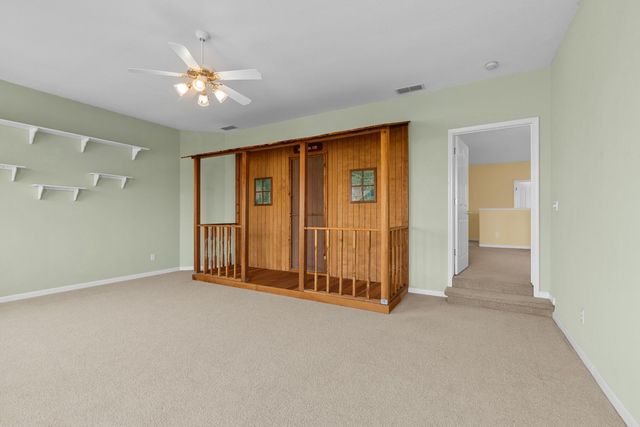 11 Loganberry Ct, Sacramento, CA 95835