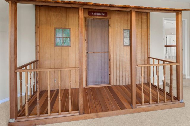 11 Loganberry Ct, Sacramento, CA 95835