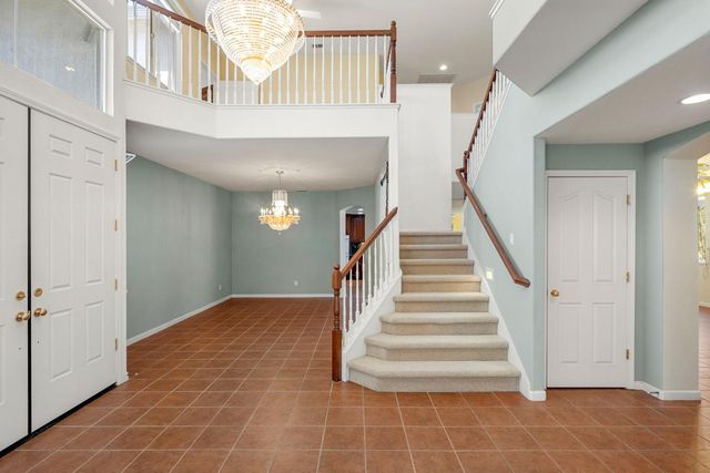 11 Loganberry Ct, Sacramento, CA 95835