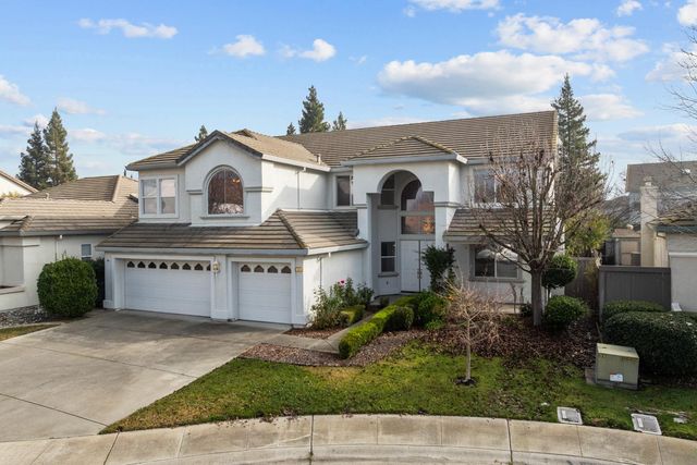 11 Loganberry Ct, Sacramento, CA 95835