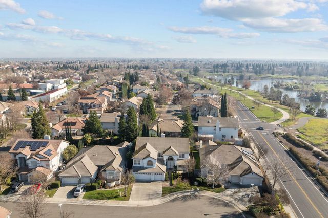 11 Loganberry Ct, Sacramento, CA 95835