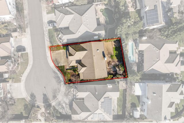 11 Loganberry Ct, Sacramento, CA 95835