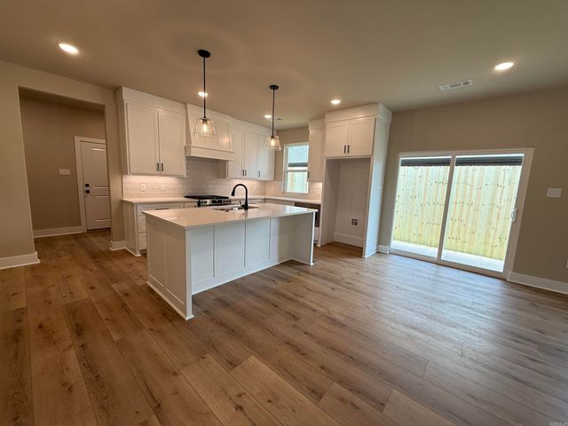 3916 Spencer Crossing Drive, Benton, AR 72019