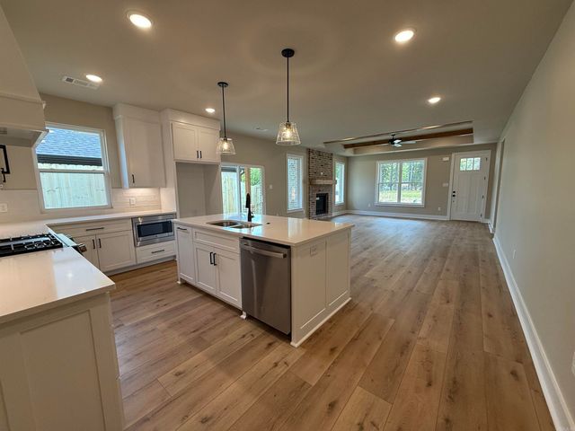 3916 Spencer Crossing Drive, Benton, AR 72019