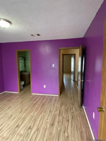 1941 Southpointe Dr, Baton Rouge, LA 70808