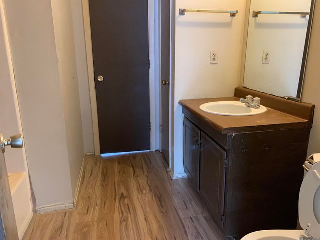 1941 Southpointe Dr, Baton Rouge, LA 70808