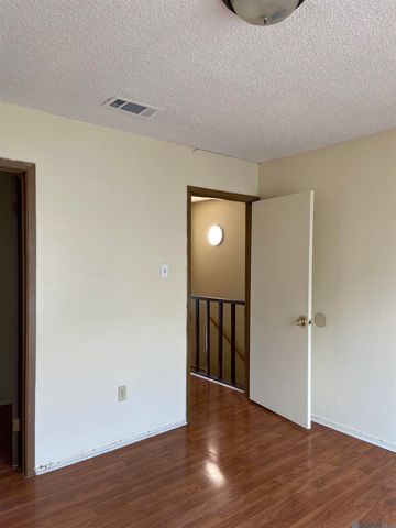 1941 Southpointe Dr, Baton Rouge, LA 70808