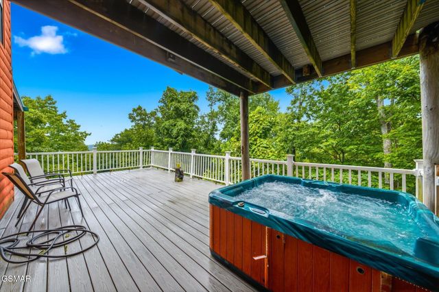2411 Misty Shadows Drive, Pigeon Forge, TN 37862