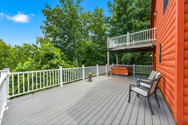 2411 Misty Shadows Drive, Pigeon Forge, TN 37862