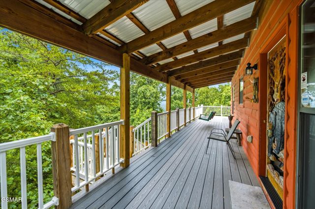 2411 Misty Shadows Drive, Pigeon Forge, TN 37862