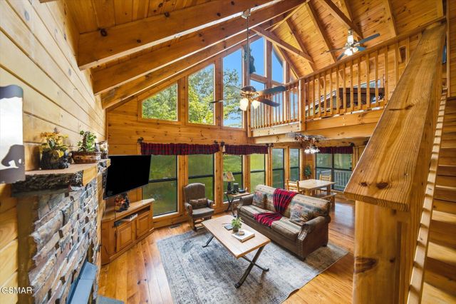 2411 Misty Shadows Drive, Pigeon Forge, TN 37862