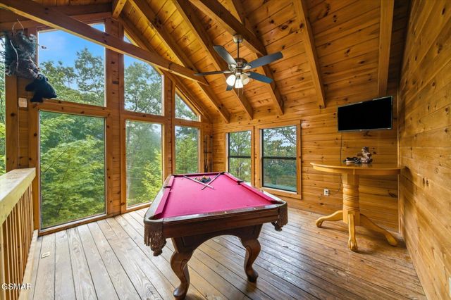 2411 Misty Shadows Drive, Pigeon Forge, TN 37862