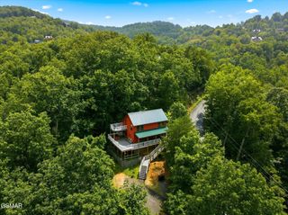 2411 Misty Shadows Drive, Pigeon Forge, TN 37862