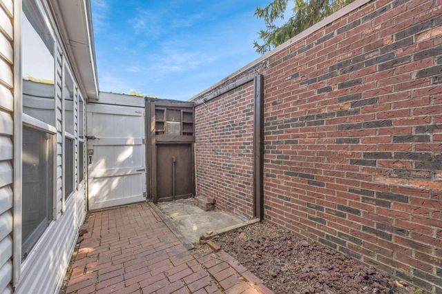 631 Simbury Street, Columbus, OH 43228