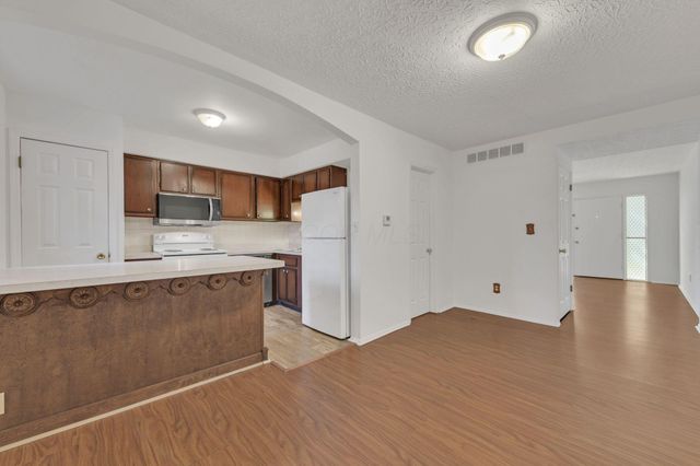 631 Simbury Street, Columbus, OH 43228