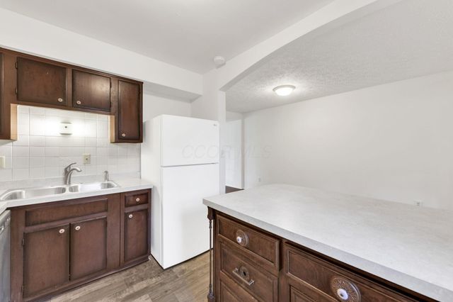 631 Simbury Street, Columbus, OH 43228