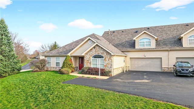 6034 Triple Crown Cir, Hempfield Twp, PA 15601
