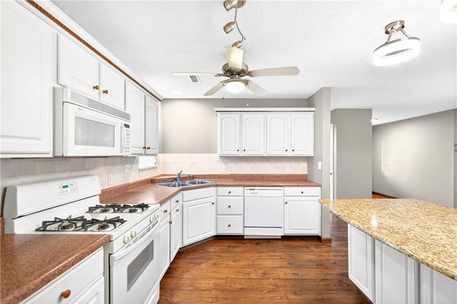 6034 Triple Crown Cir, Hempfield Twp, PA 15601