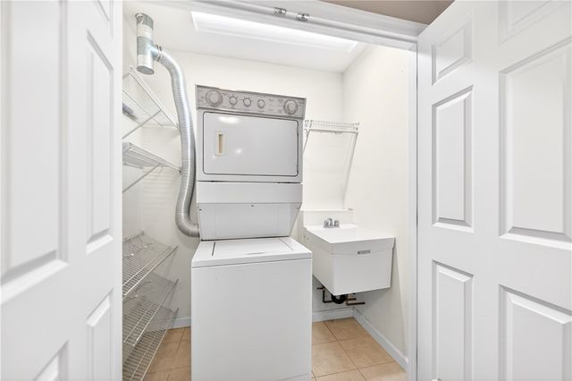 6034 Triple Crown Cir, Hempfield Twp, PA 15601