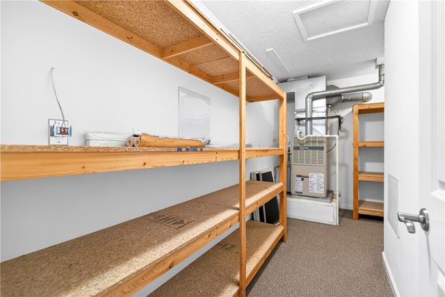 6034 Triple Crown Cir, Hempfield Twp, PA 15601