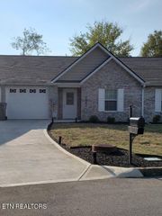 3381 Cummins Lane, Knoxville, TN 37921
