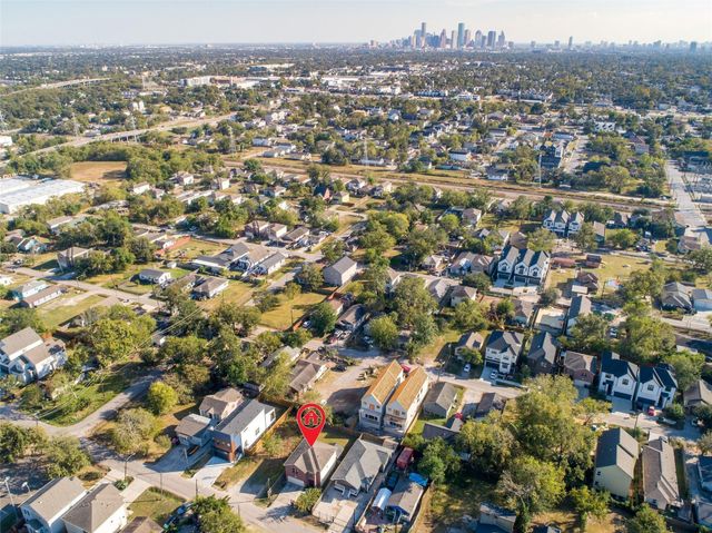 826 E 40th Street, Houston, TX 77022