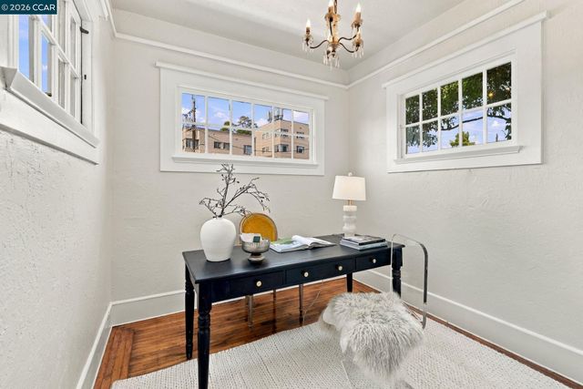 430 Adams St, Oakland, CA 94610