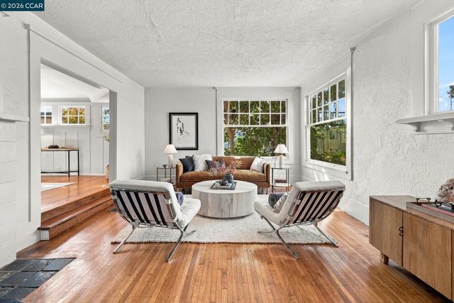 430 Adams St, Oakland, CA 94610