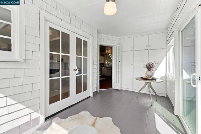 430 Adams St, Oakland, CA 94610