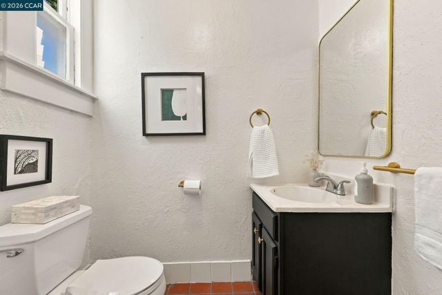 430 Adams St, Oakland, CA 94610