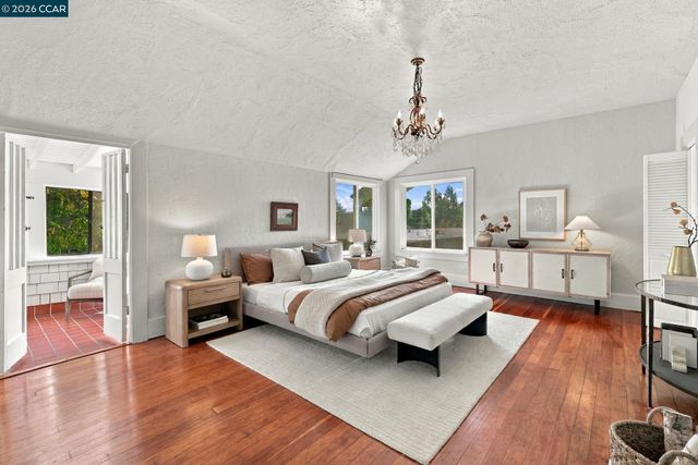 430 Adams St, Oakland, CA 94610