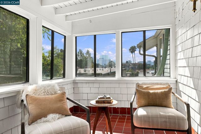 430 Adams St, Oakland, CA 94610