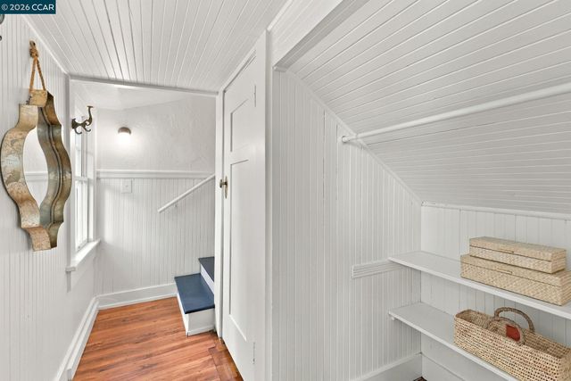 430 Adams St, Oakland, CA 94610