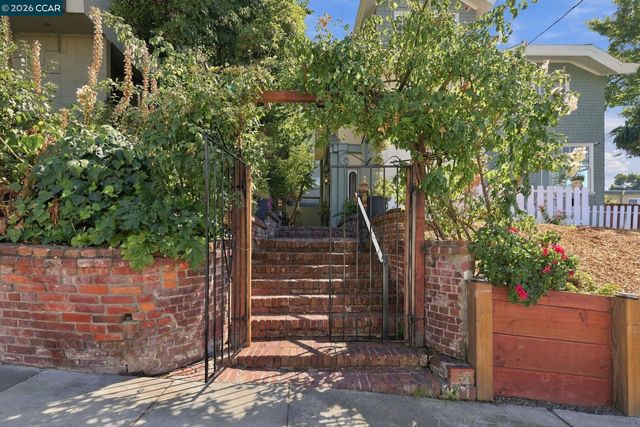 430 Adams St, Oakland, CA 94610