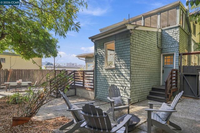 430 Adams St, Oakland, CA 94610