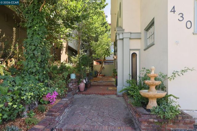430 Adams St, Oakland, CA 94610