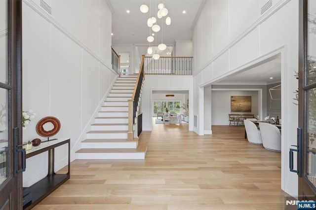 68 Grandview Avenue, Upper Saddle River, NJ 07458