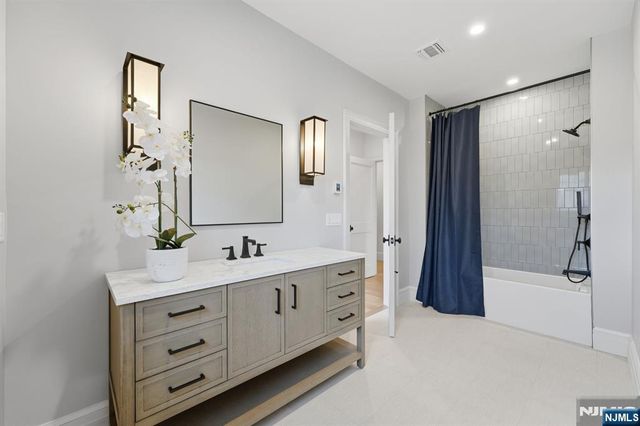68 Grandview Avenue, Upper Saddle River, NJ 07458