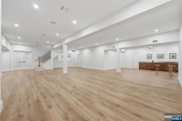 68 Grandview Avenue, Upper Saddle River, NJ 07458