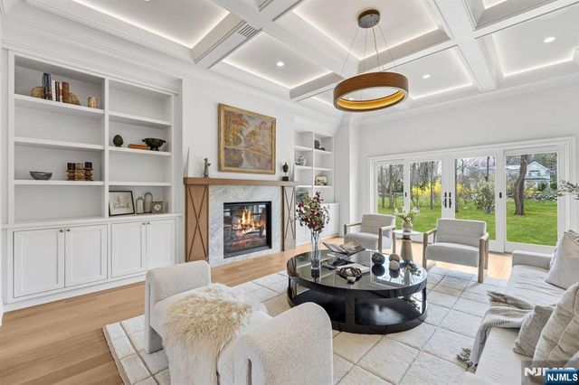 68 Grandview Avenue, Upper Saddle River, NJ 07458