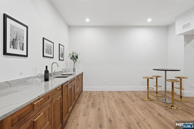 68 Grandview Avenue, Upper Saddle River, NJ 07458