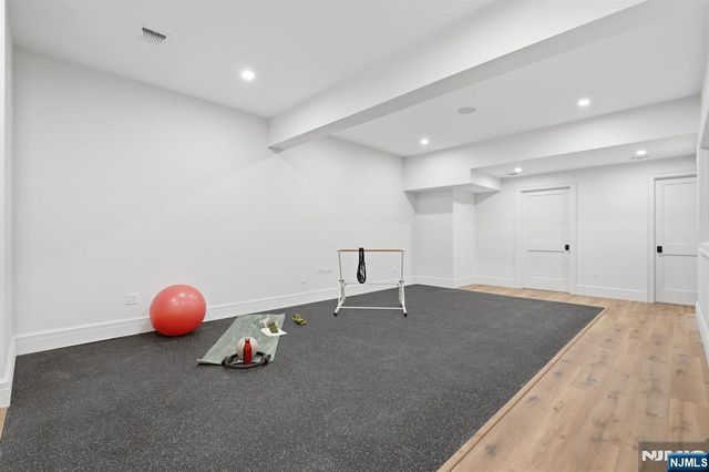 68 Grandview Avenue, Upper Saddle River, NJ 07458