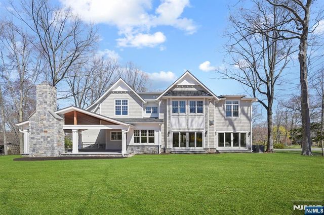 68 Grandview Avenue, Upper Saddle River, NJ 07458