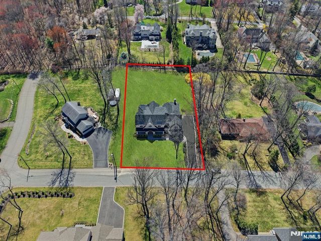 68 Grandview Avenue, Upper Saddle River, NJ 07458