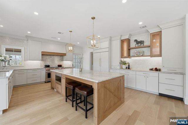 68 Grandview Avenue, Upper Saddle River, NJ 07458