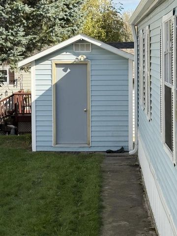 W210N11631 Pinecrest Lane, Germantown, WI 53022