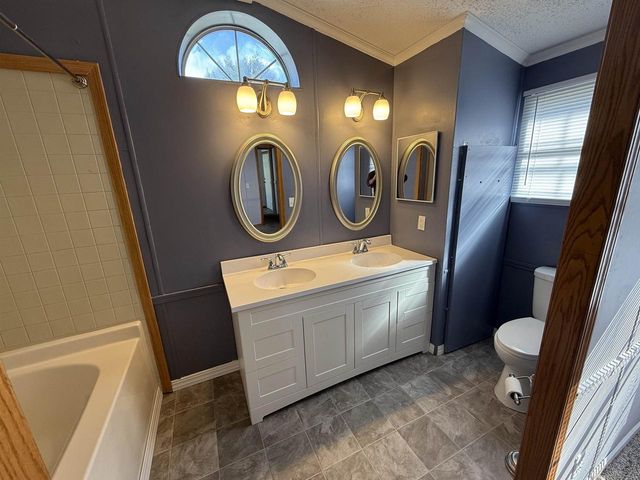 W210N11631 Pinecrest Lane, Germantown, WI 53022