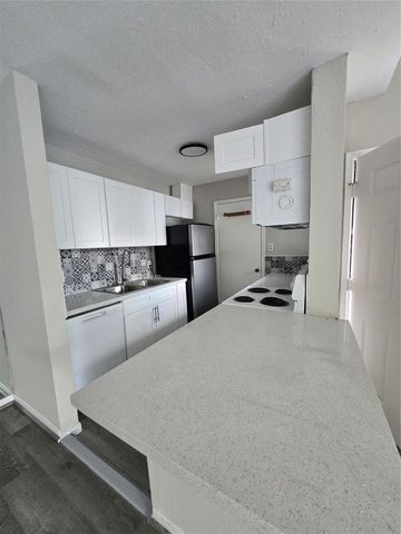 9550 Deering Drive 408, Houston, TX 77036